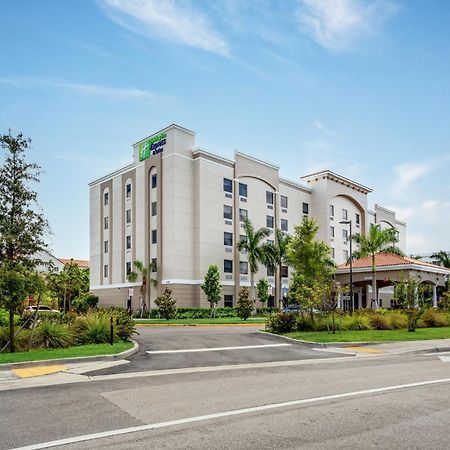 Holiday Inn Express & Suites - Miramar By Ihg Exterior photo