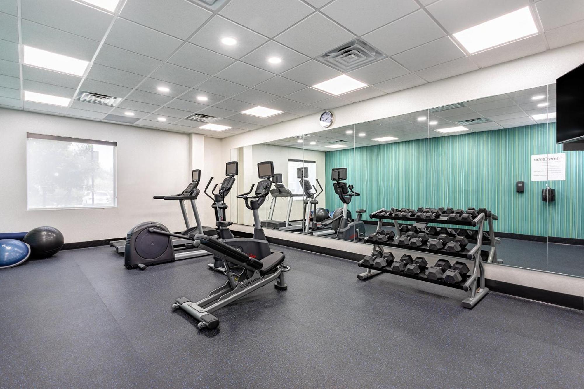 Holiday Inn Express & Suites - Miramar By Ihg Exterior photo